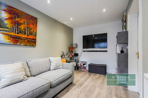 Photo 25- click for photo gallery